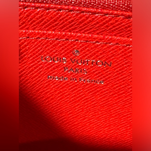 Louisa Vuitton twist lock epi leather long wallet. SOLD OUT COLOR - Picture 8 of 16